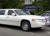    -   VIP-   -  LINCOLN "Town Car Stretch (9,5 )"